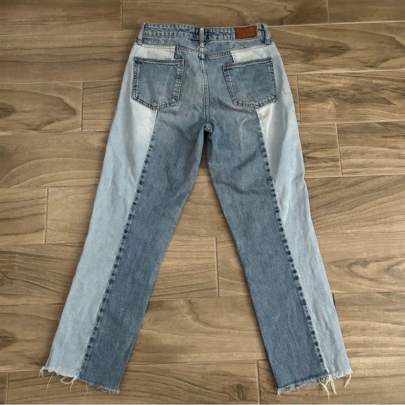 BDG Jessye Two Tone Straight Leg Denim Jeans | Size 28 - Picture 4 of 7